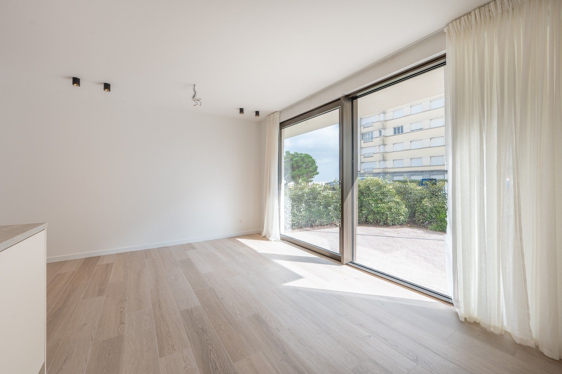 Ongemeubeld: nieuwbouw appartement met zijdelings zeezicht! foto 8