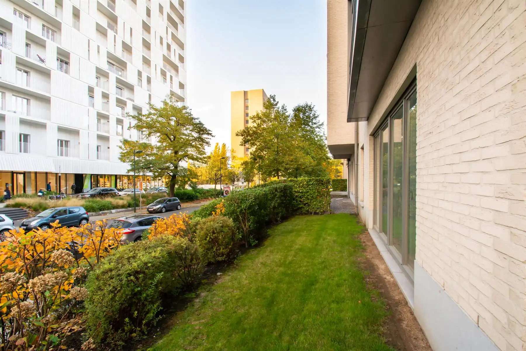 PRACHTIG 2 slpk appartement met TUIN (NAVO) foto 2