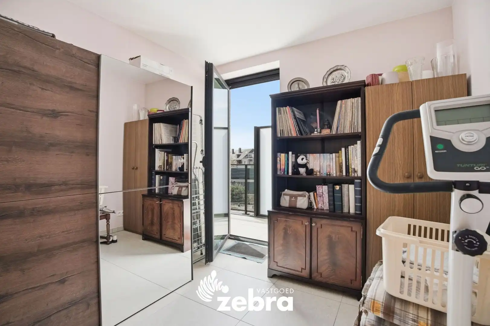 Instapklaar appartement met 2 slaapkamers en terrassen op topligging in Tielt! foto 15