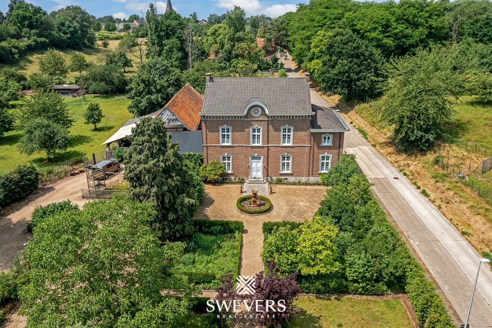 Hoofdfoto van de publicatie: Exclusief herenhuis op 2ha 4a in het mooie Haspengouw