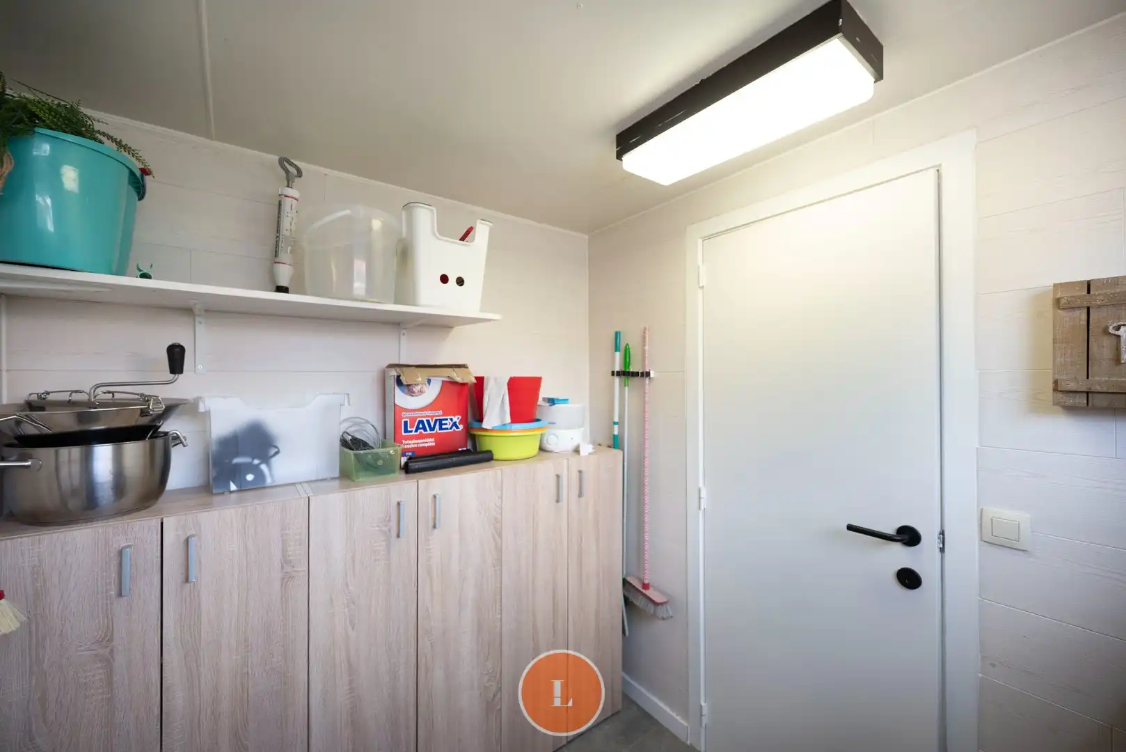 Te koop ruime halfopen woning met 4 slaapkamers en uitweg te Sint-Eloois-Winkel. foto 14