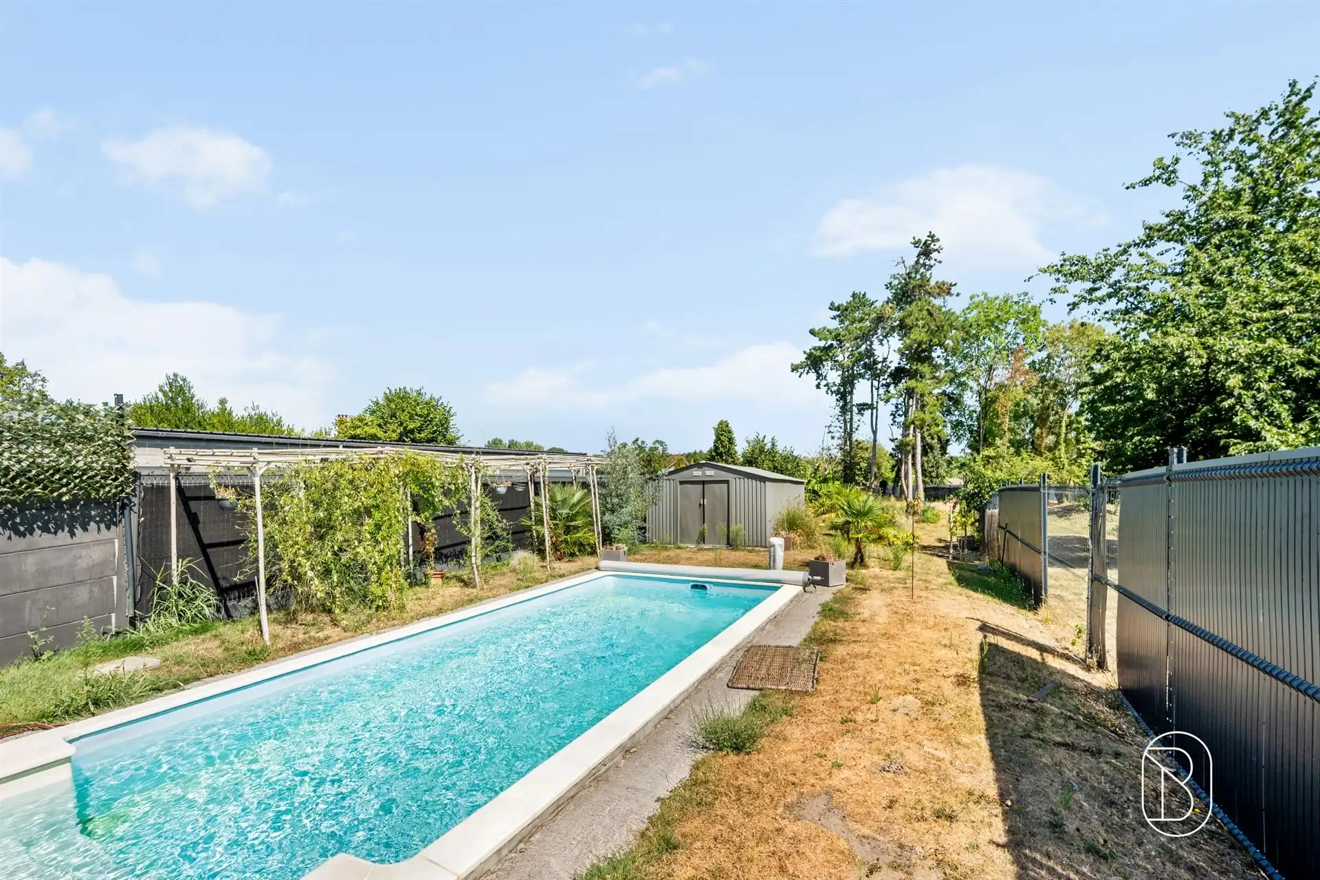 Recente woning (2021) met 4 slpk en zwembad! foto 7