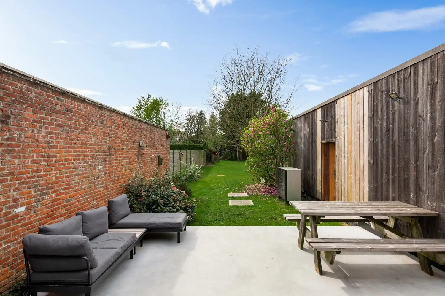 Instapklare woning met magazijn, 4 slaapkamers en 2 badkamers te Ranst! foto 31