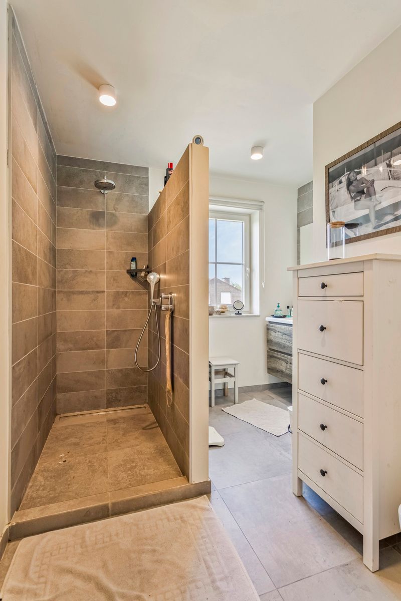 Recente mooi afgewerkte instapklare woning ! foto 18