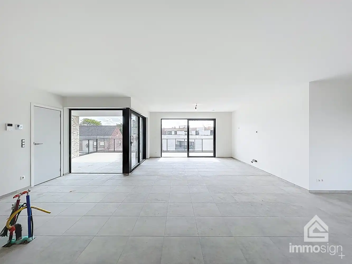 Instapklaar nieuwbouw appartement met 2 slaapkamers, terras, autostaanplaats, carport en berging te Kinrooi foto 7