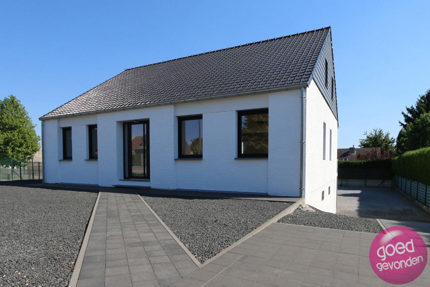 WONING - WERKPLAATS - 4 SLK - 2 GARAGES - TERRAS - TUIN foto 3