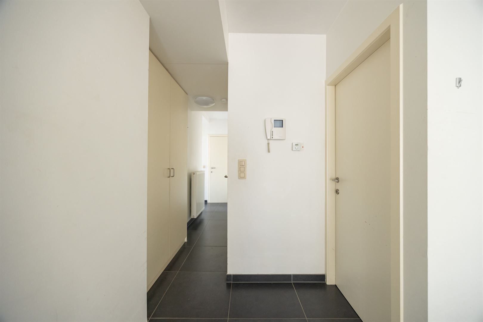 Centraal gelegen appartement! foto 7