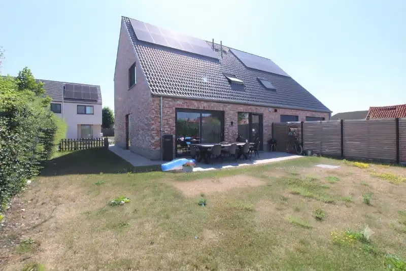 Prachtige halfopen woning in Handzame foto 7