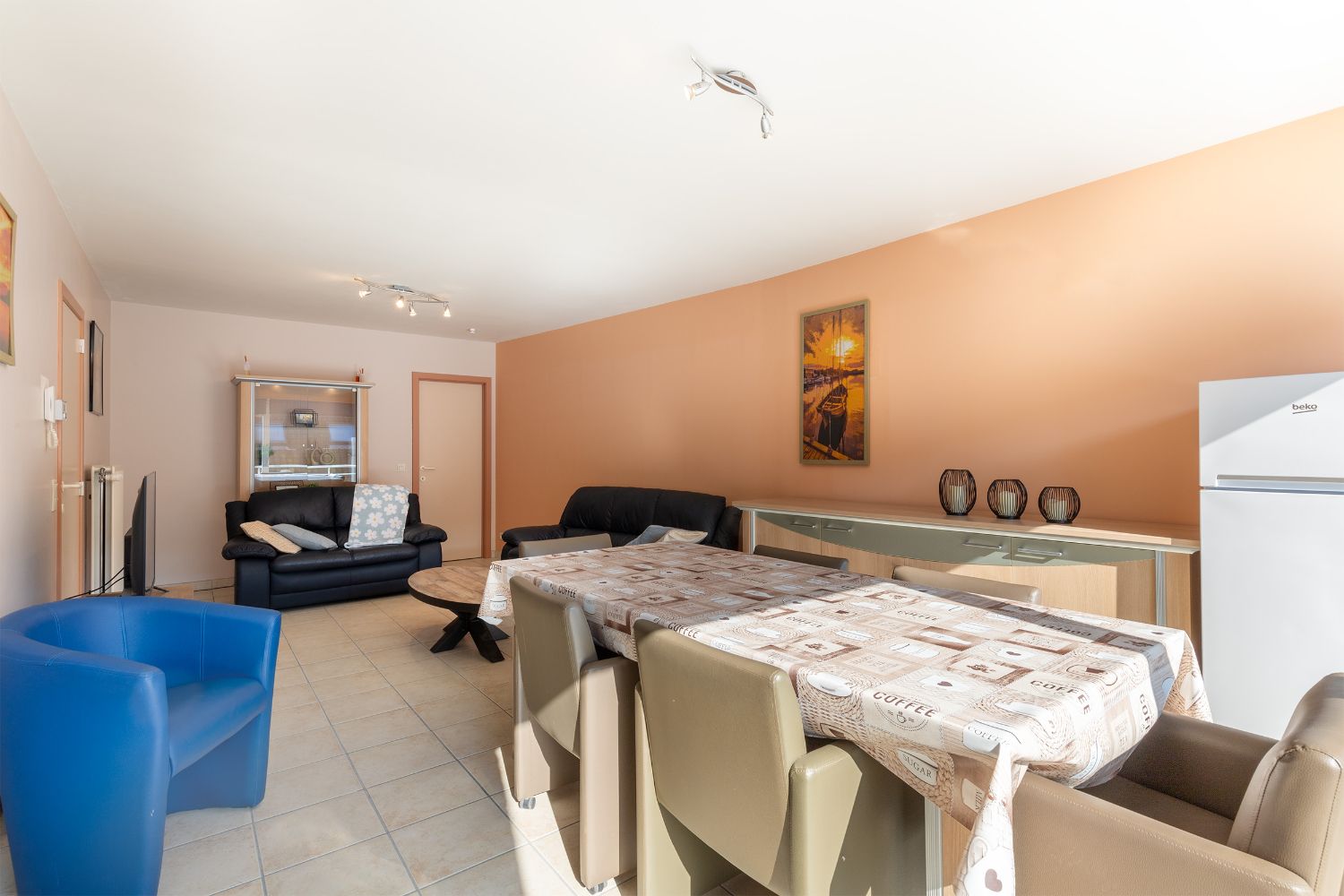 Instapklaar gemeubeld appartement met twee slaapkamers in het hartje van Blankenberge. In het commercieel centrum. Dichtbij de Dijk en het strand. foto 7
