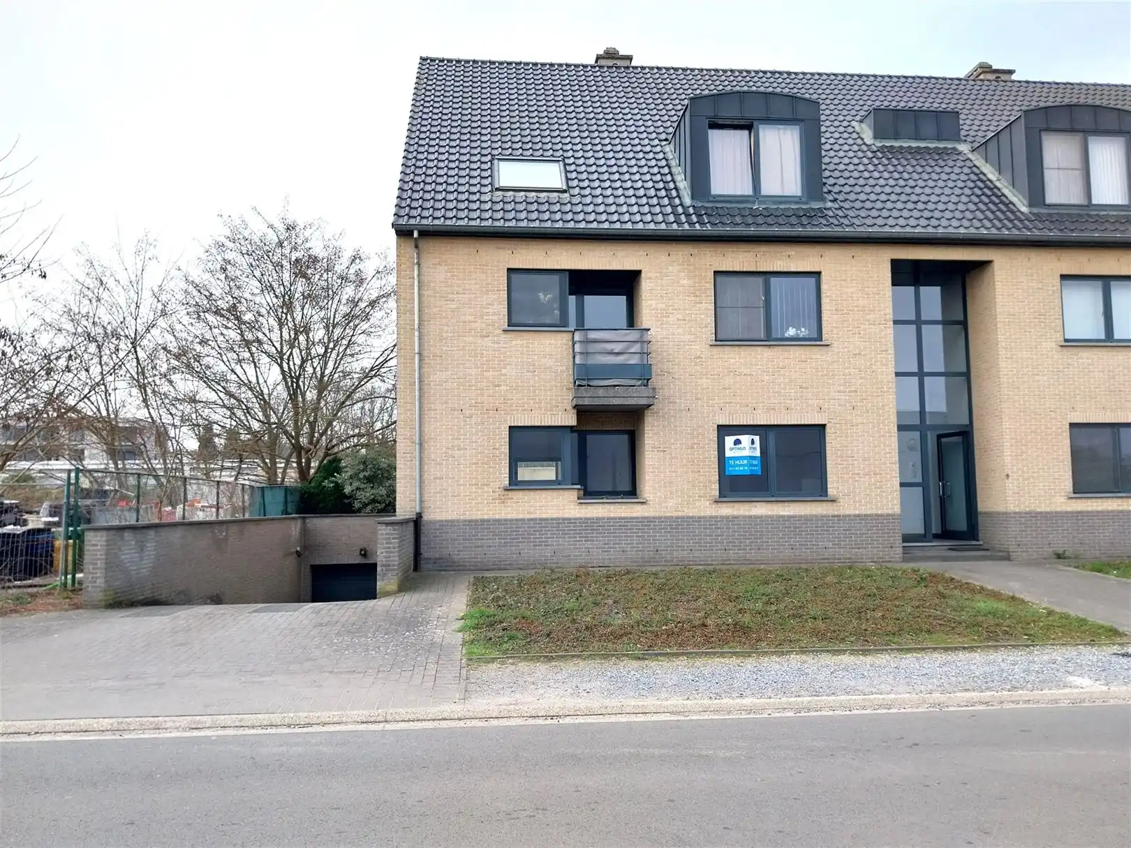 TE HUUR: Gelijkvloers appartement met 3 slaapkamers in Heusden-Zolder! foto 2