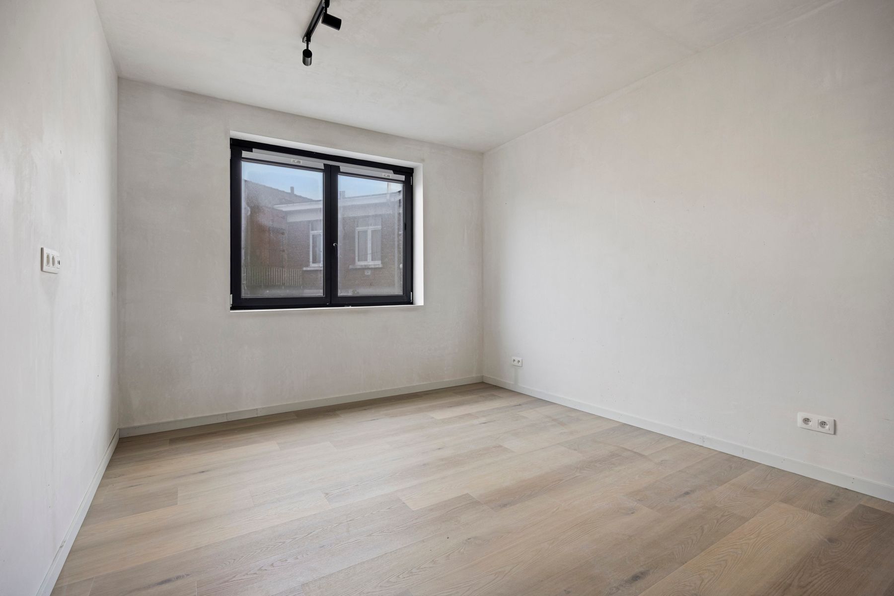 Nieuwbouwwoning met 5 slaapkamers en 1 badkamer. foto 10