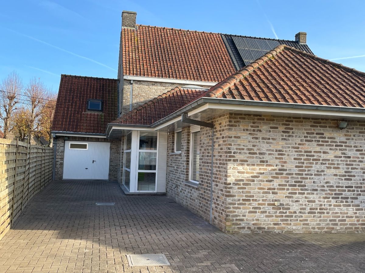 4-slpk WONING + garage & tuin foto 24