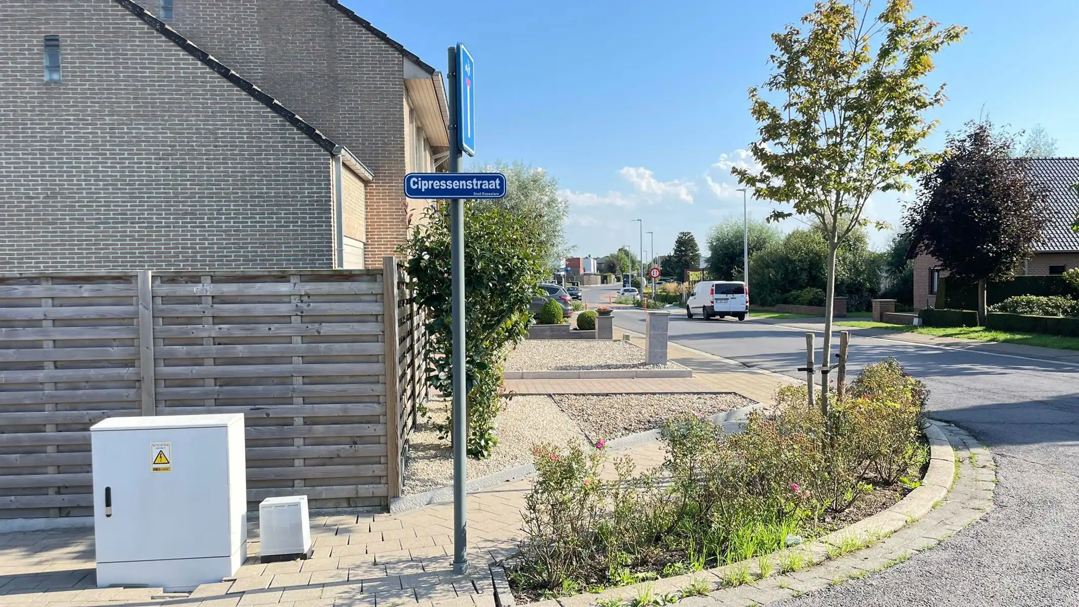 Ruime gezinswoning met 4 slaapkamers en tijdloze architectuur foto 6