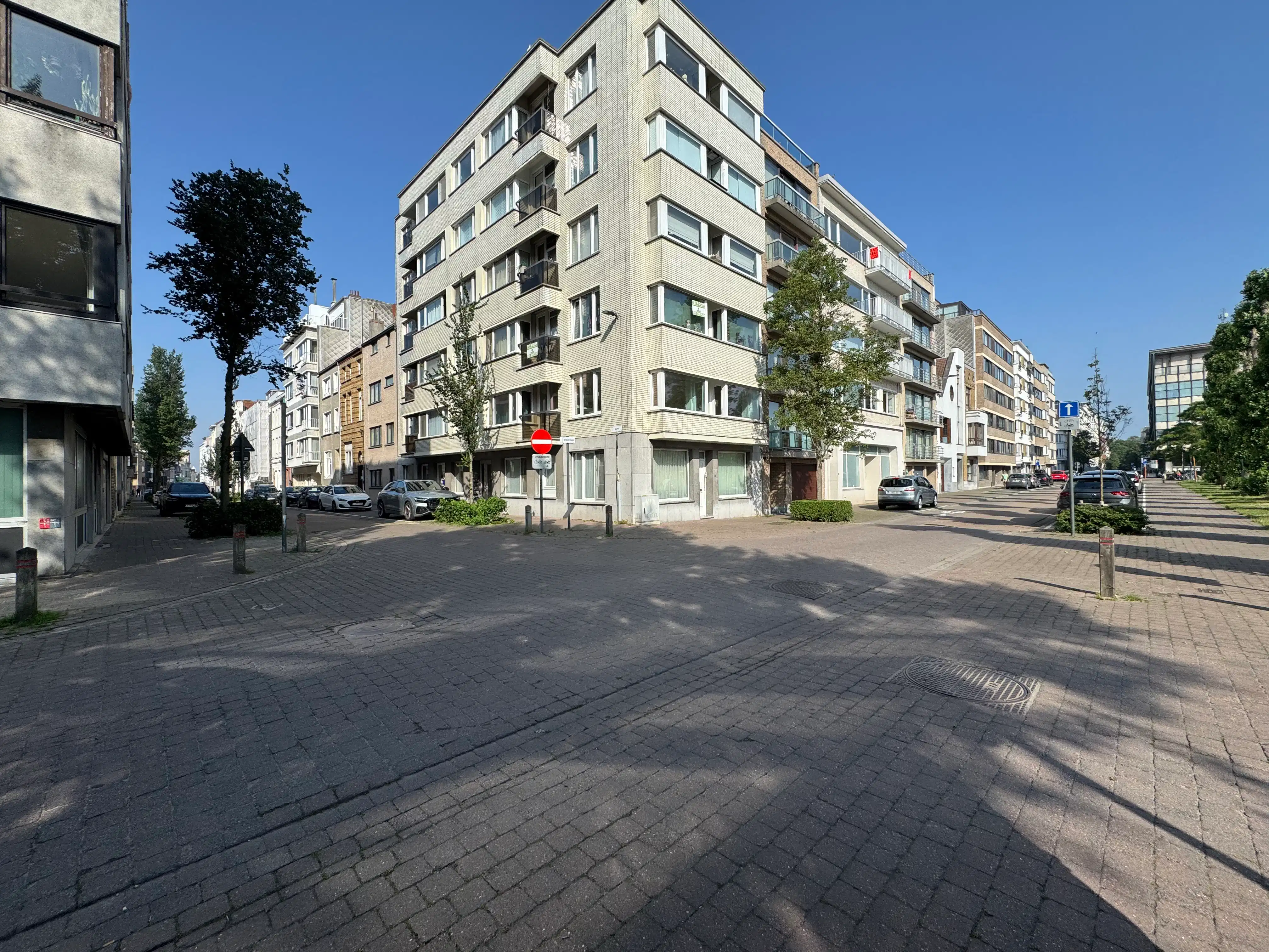Lichtrijk appartement met uitzicht op het groen & nabij centrum foto 17