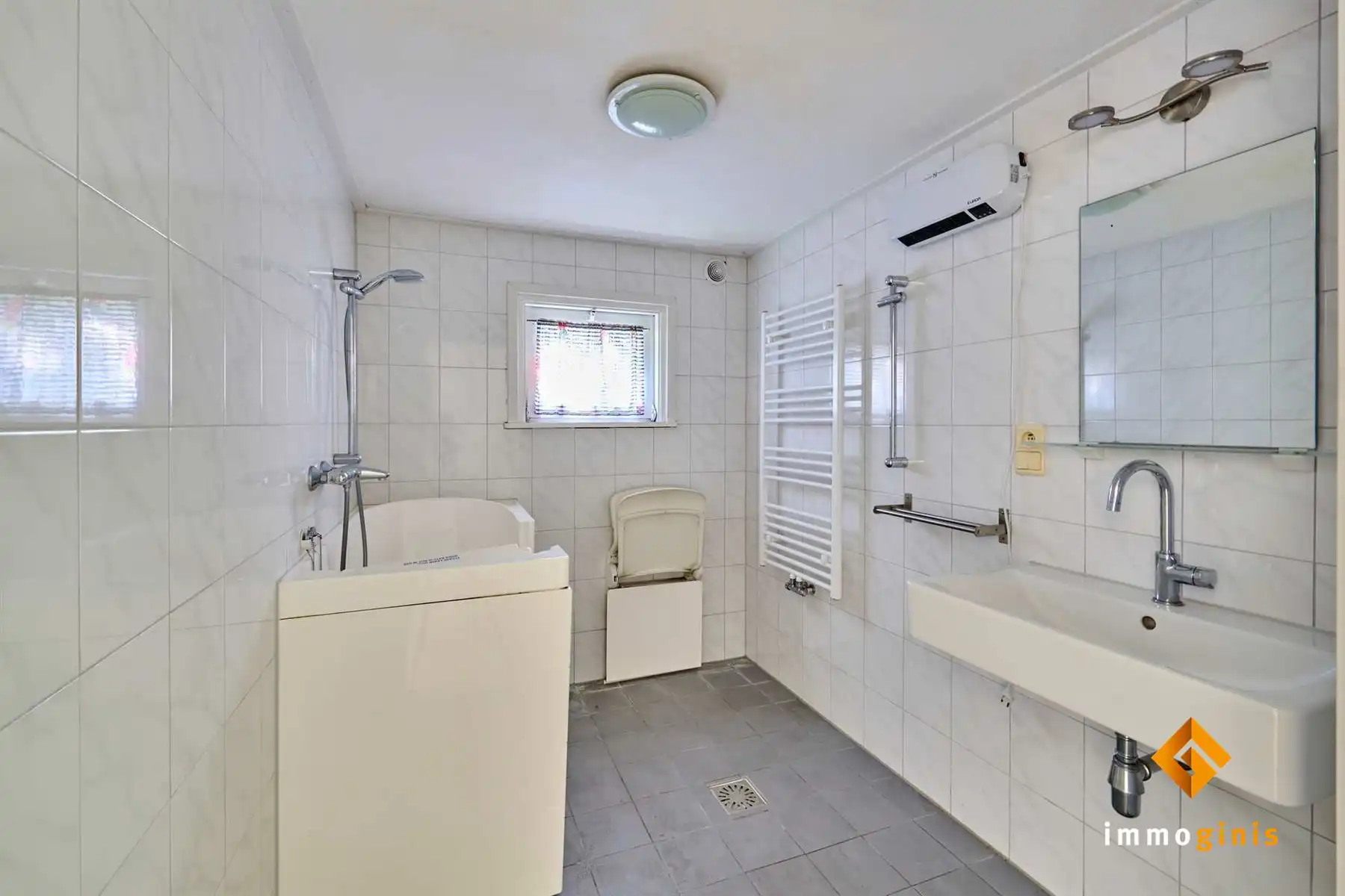 Woning met 3 slaapkamers op perceel van 59a50ca, in een rustige en groene omgeving. Ideaal voor dierenliefhebbers! foto 8