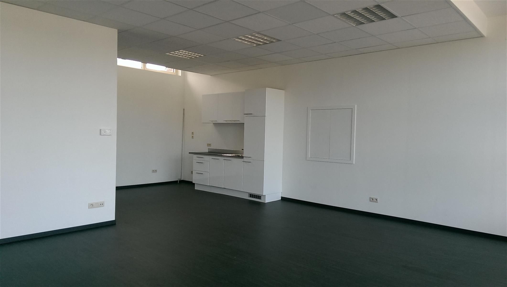 Verzorgde handelsruimte met parkeergelegenheid foto 5