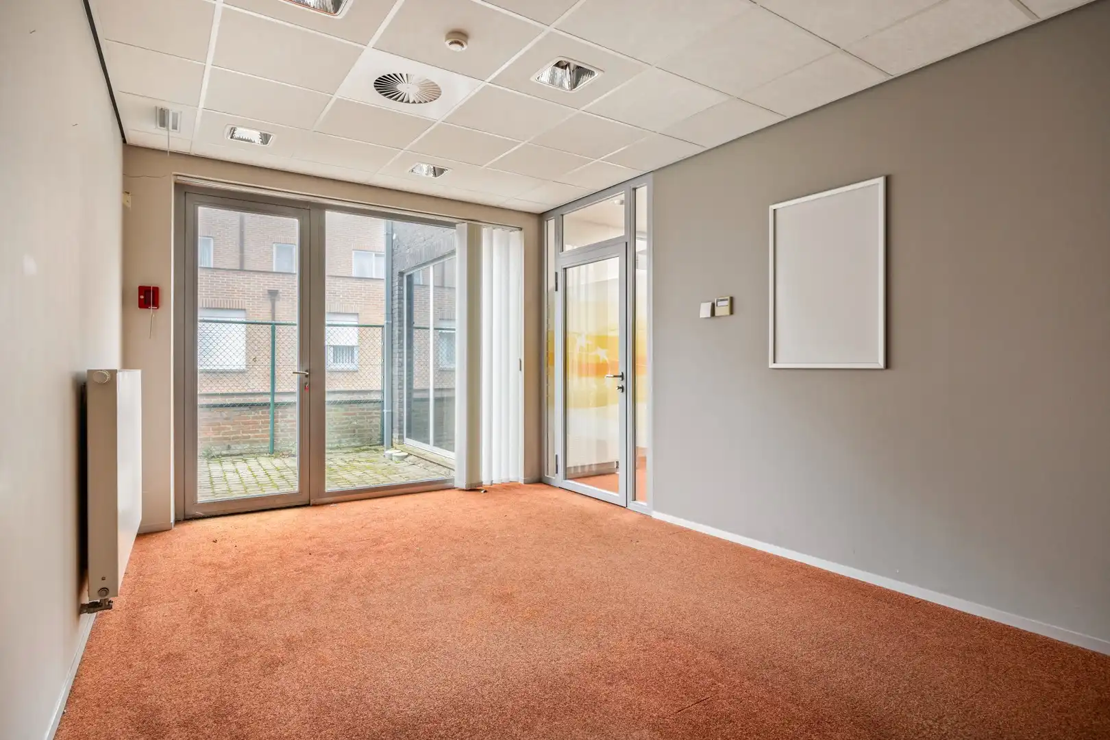 Uitzonderlijk handelspand in het centrum van Neeroeteren foto 7