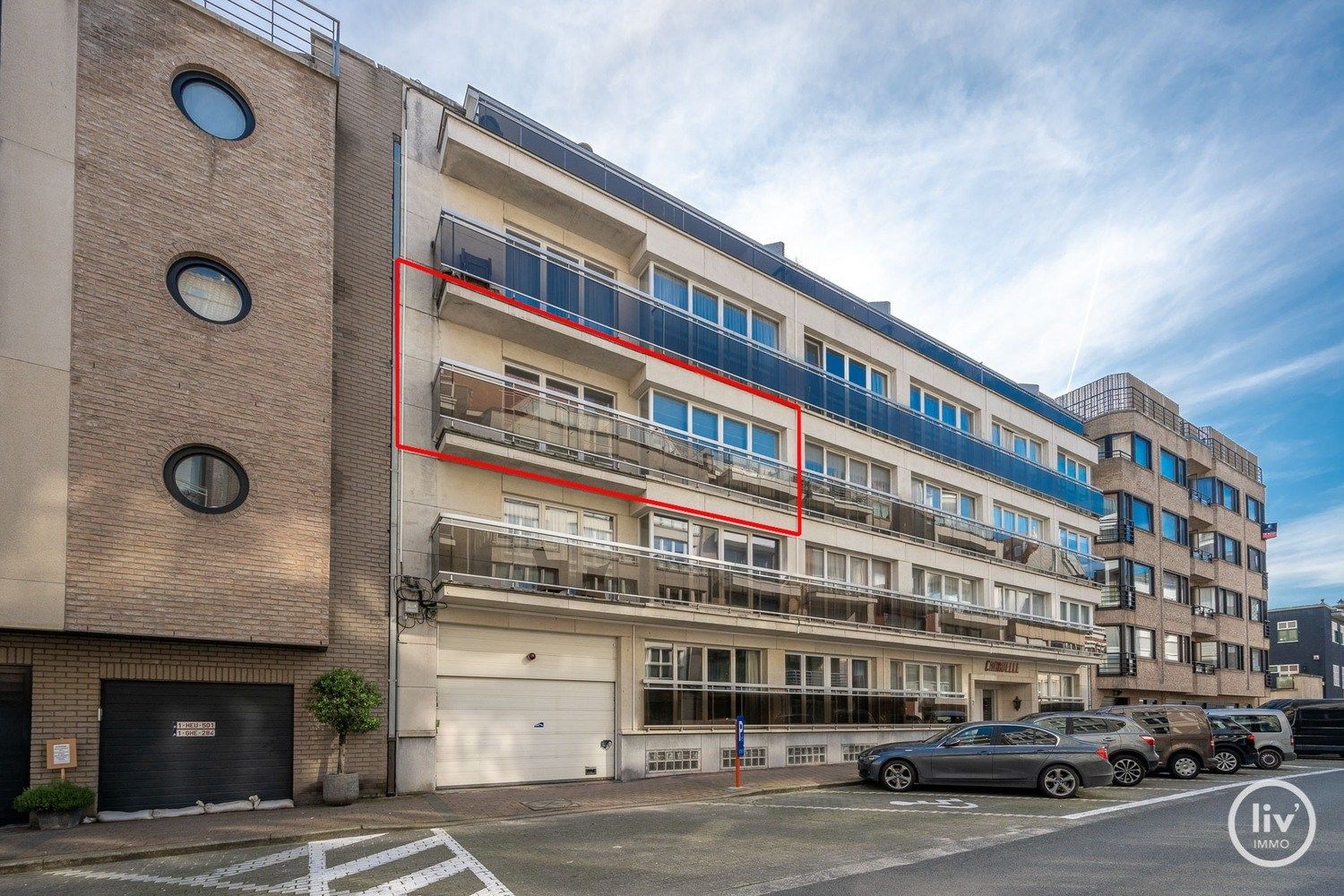 Ruim, instapklaar en gemeubeld appartement  met 3 slaapkamers zeer centraal gelegen vlakbij de winkels van de Dumortierlaan en de Lippenslaan. foto 12