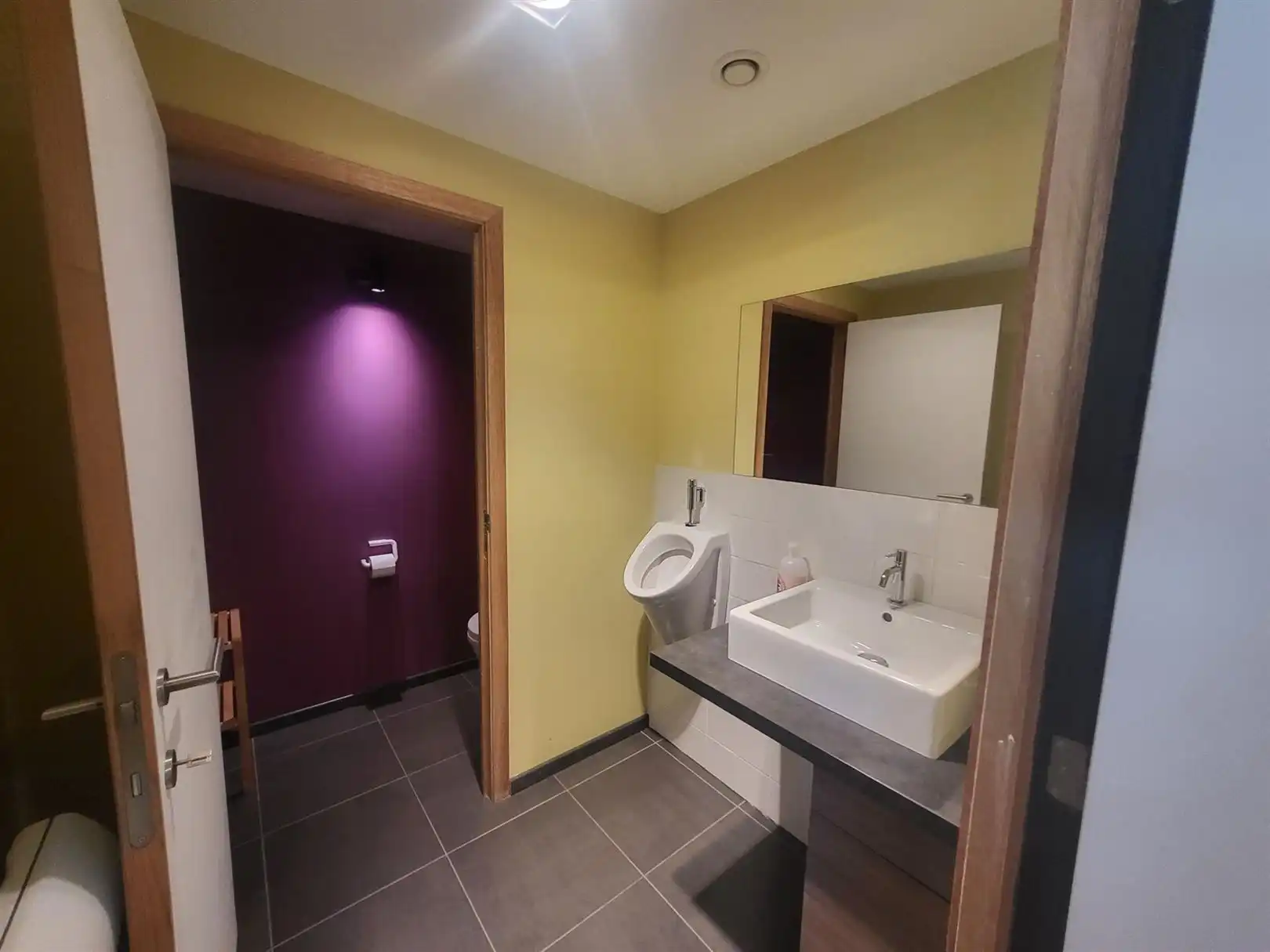 Kantoorruimte op terrein AKMO II langsheen E34 (gelijkvloers) foto 12