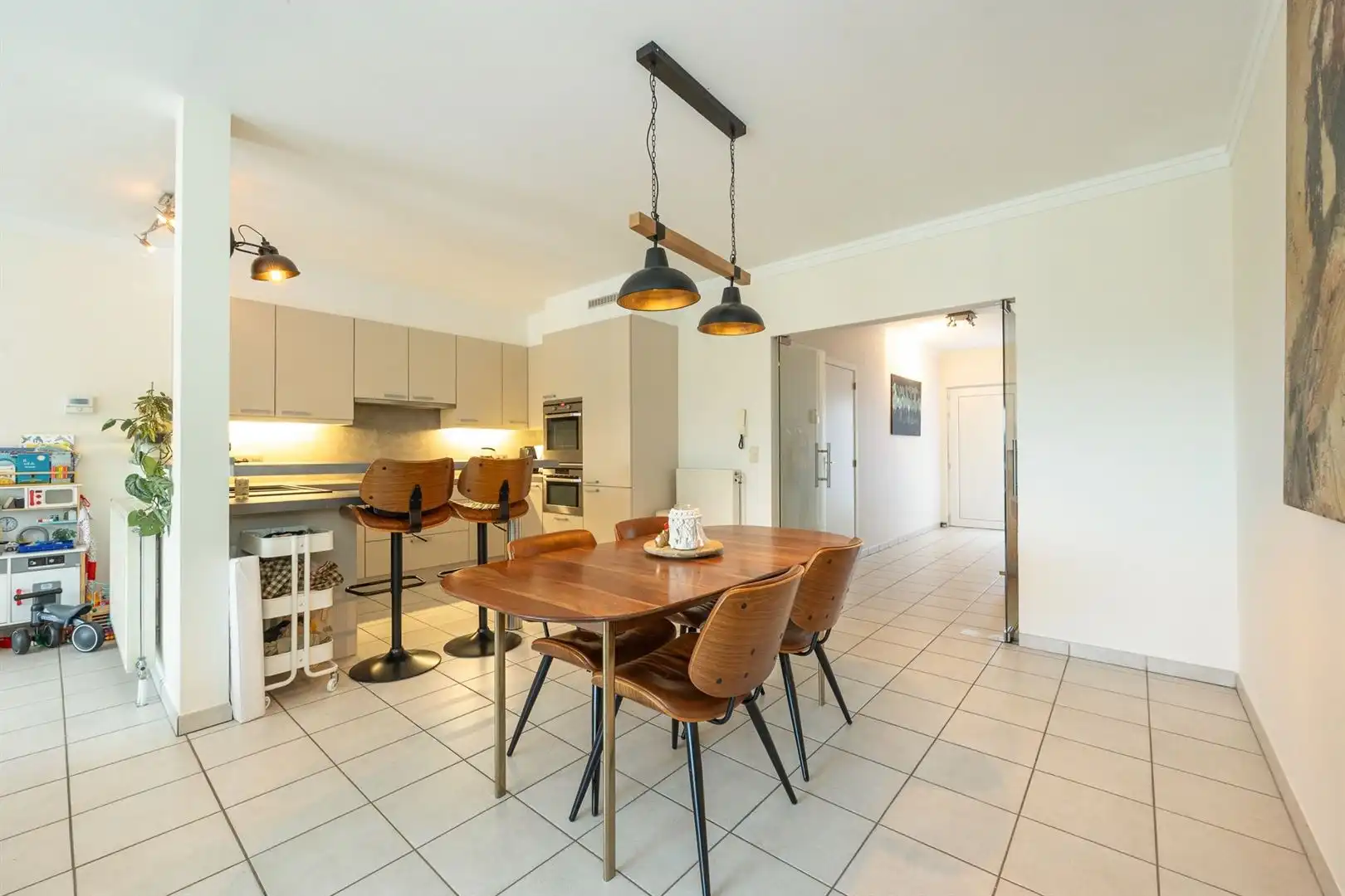 Gezellige woning met garage en vrij zicht achteraan foto 4