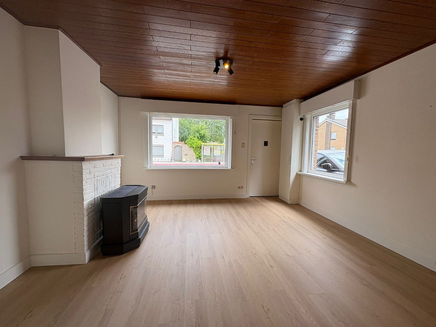 Woning met 2 slaapkamers en garage te Koekelare  foto 2