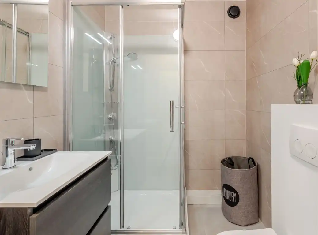 Volledig vernieuwd app met zeezicht – klasse, rust en comfort aan de kust foto 12