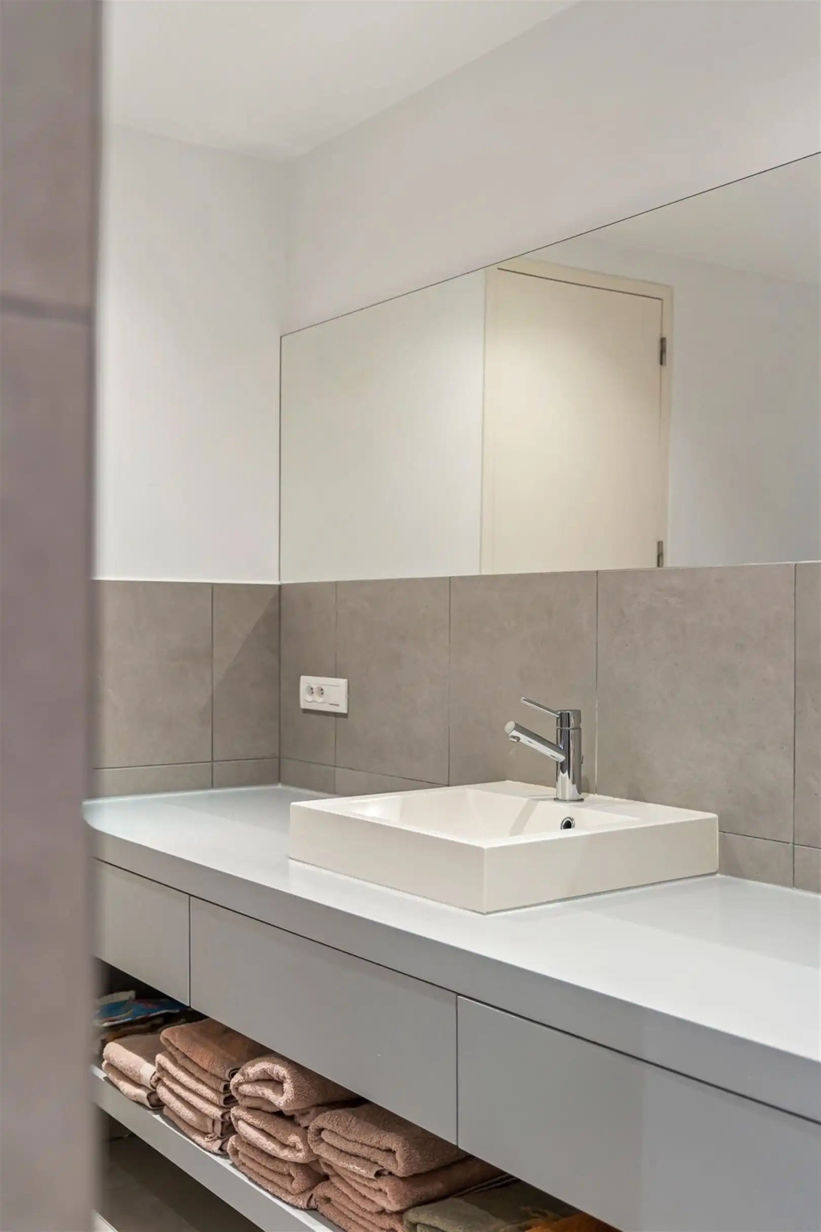 Recente & verrassende ruime woning met commercieel gelijkvloers foto 8