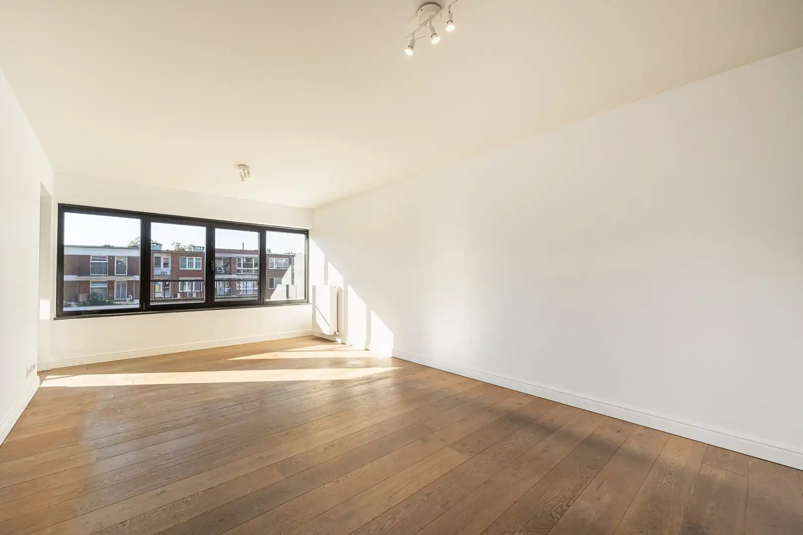 APPARTEMENT MET TERRAS foto 3