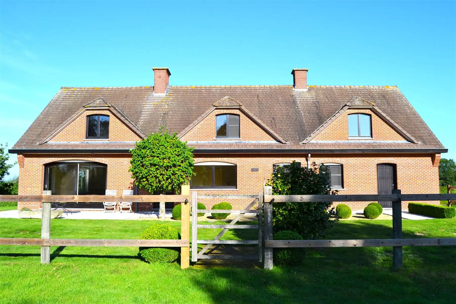 Ruime villa met 4 ruime slaapkamers foto 3