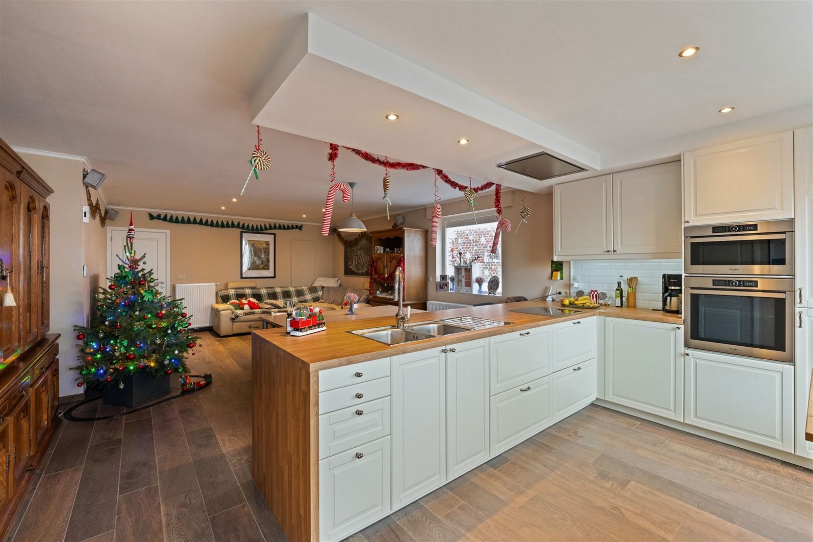 Halfopen bebouwing met garage foto 9