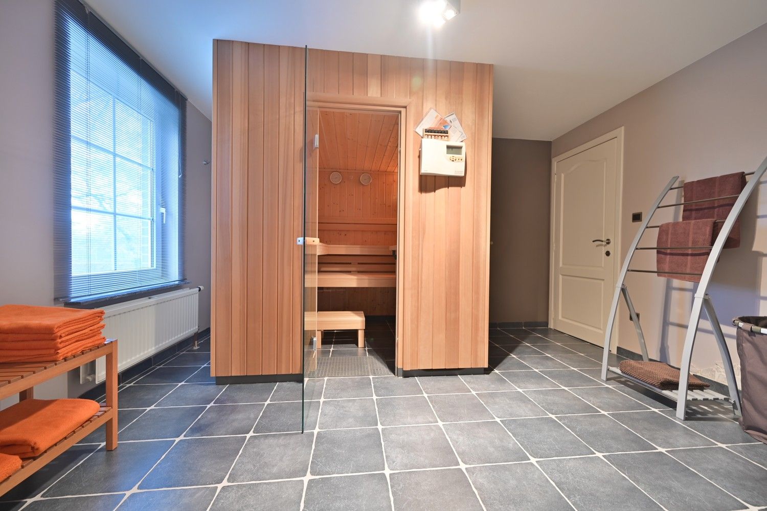 Riante woning met 5 slaapkamers (praktijkruimte), rustig gelegen nabij natuur foto 31