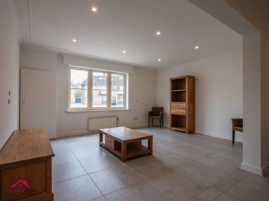 Gerenoveerde verrassend ruime vrijstaande woning foto 12
