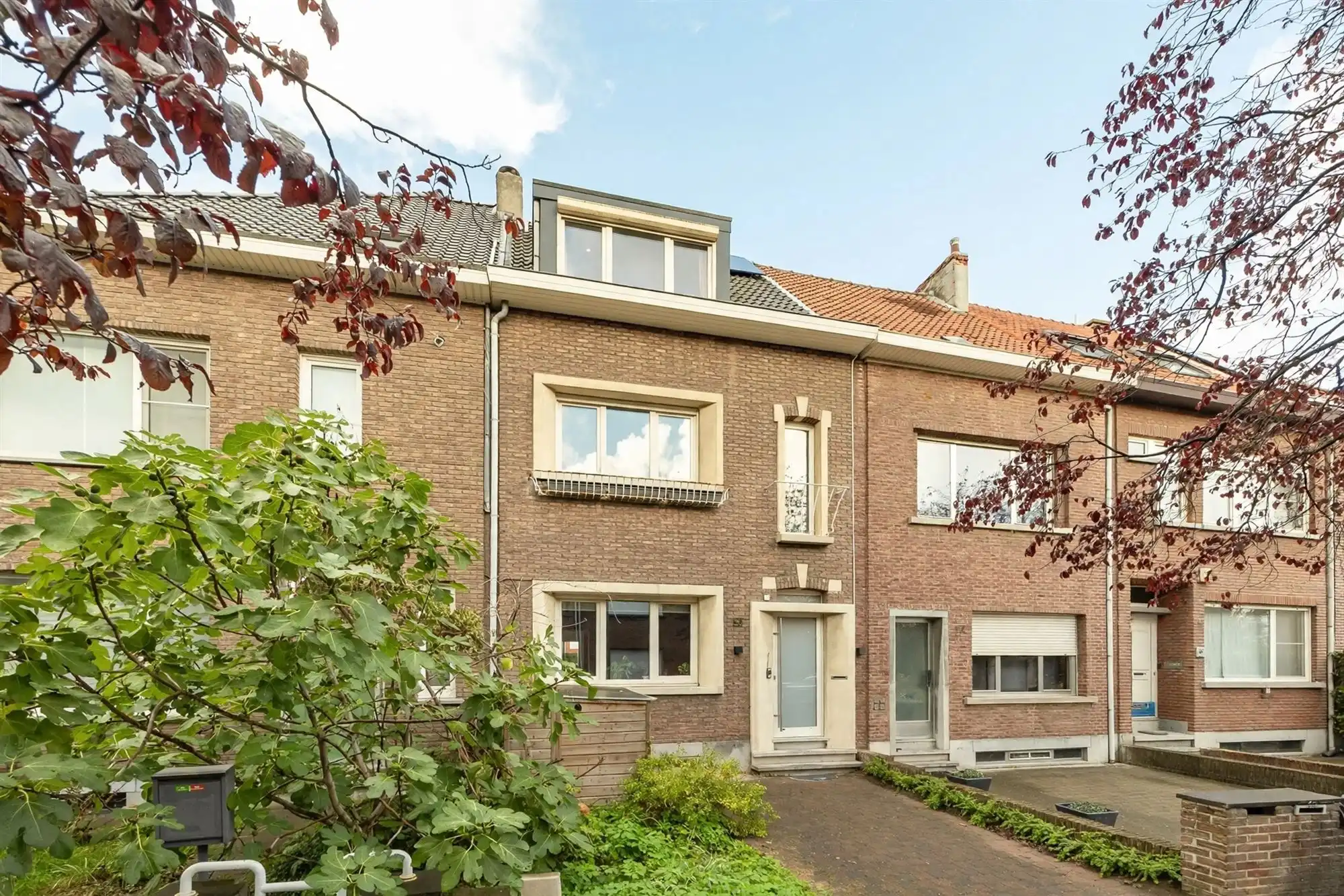 Instapklare gezinswoning met 3 slaapkamers + tuin in Hoboken foto {{pictureIndex}}