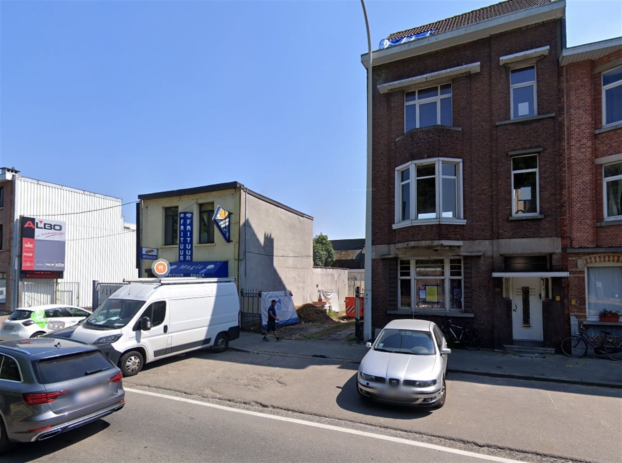 Bouwgrond met vergunning voor 3 appartementen foto 2