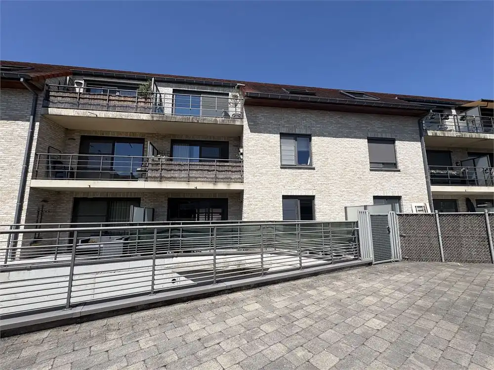 Gelijkvloers appartement met twee slaapkamers + autostaanplaats foto 11