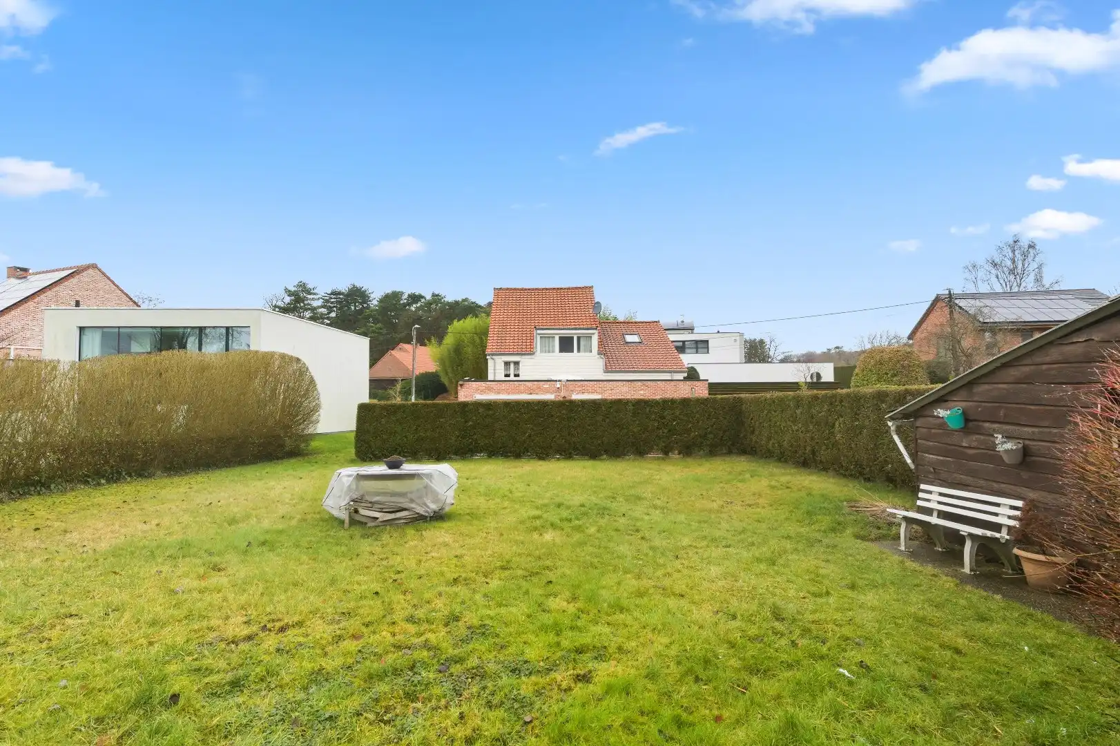 Zeer goed gelegen open bebouwing met 2 zeer ruime slaapkamers, garage en aangelegde tuin met terras foto 26