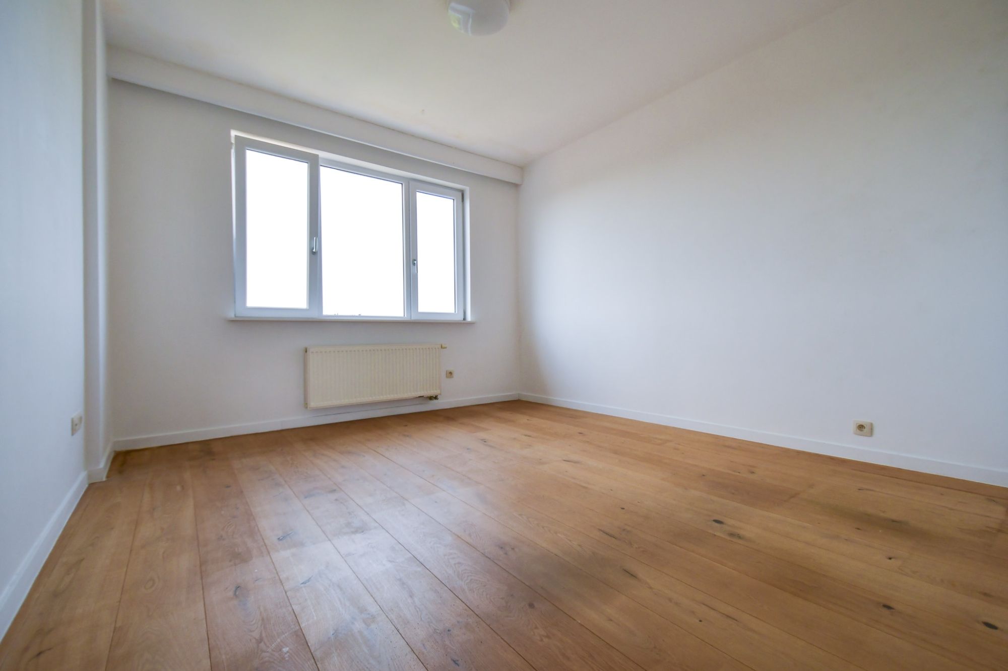 RUIM WOONAPPARTEMENT met PANORAMISCH ZICHT, 2 SLPKS en 2 TERRASSEN foto 14