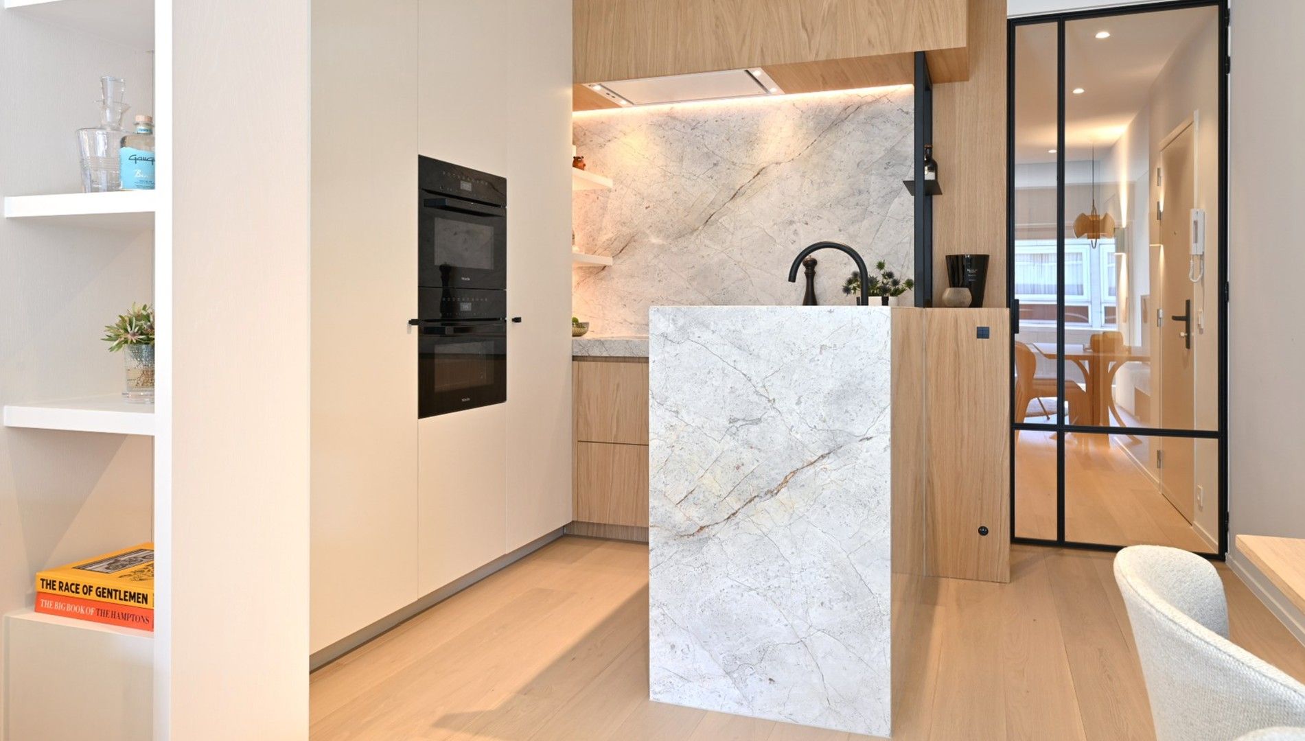 Luxueus appartement met zijdelings zeezicht, gelegen tussen de Kustlaan en de Dumortierlaan. foto 8