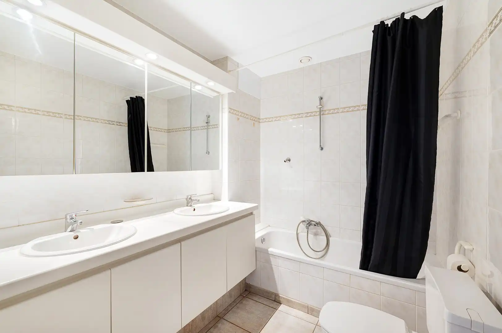 Te renoveren gelijkvloers appartement op topligging nabij het Rubensplein. foto 18