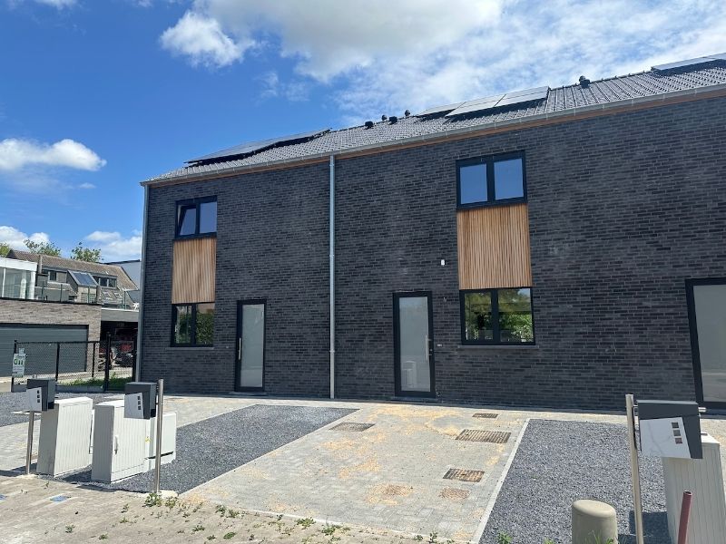 Stijlvolle nieuwbouwwoning in het centrum van Kaprijke! foto 2