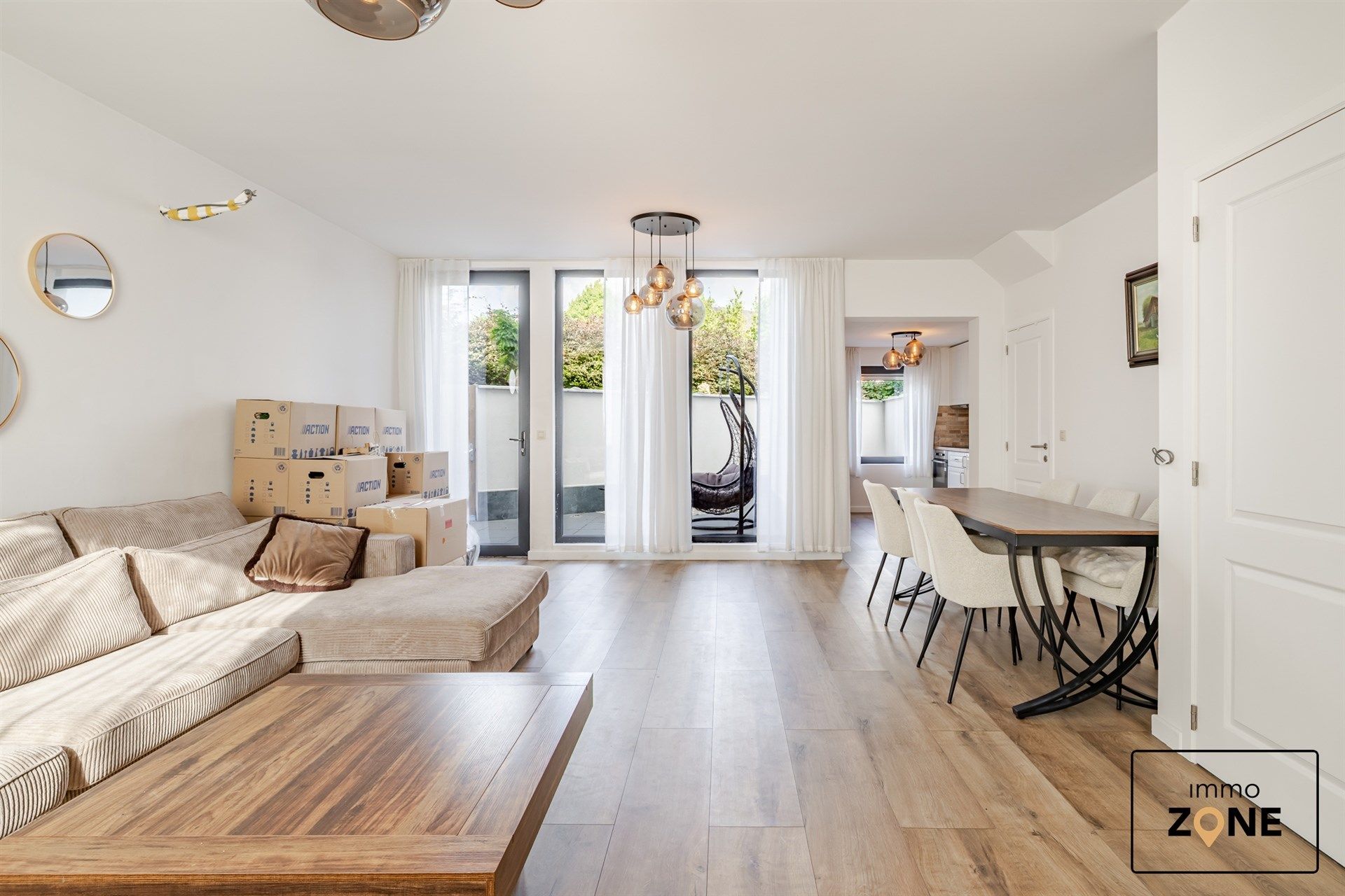 Karaktervolle handelswoning met ruim appartement in Hamme! foto 2