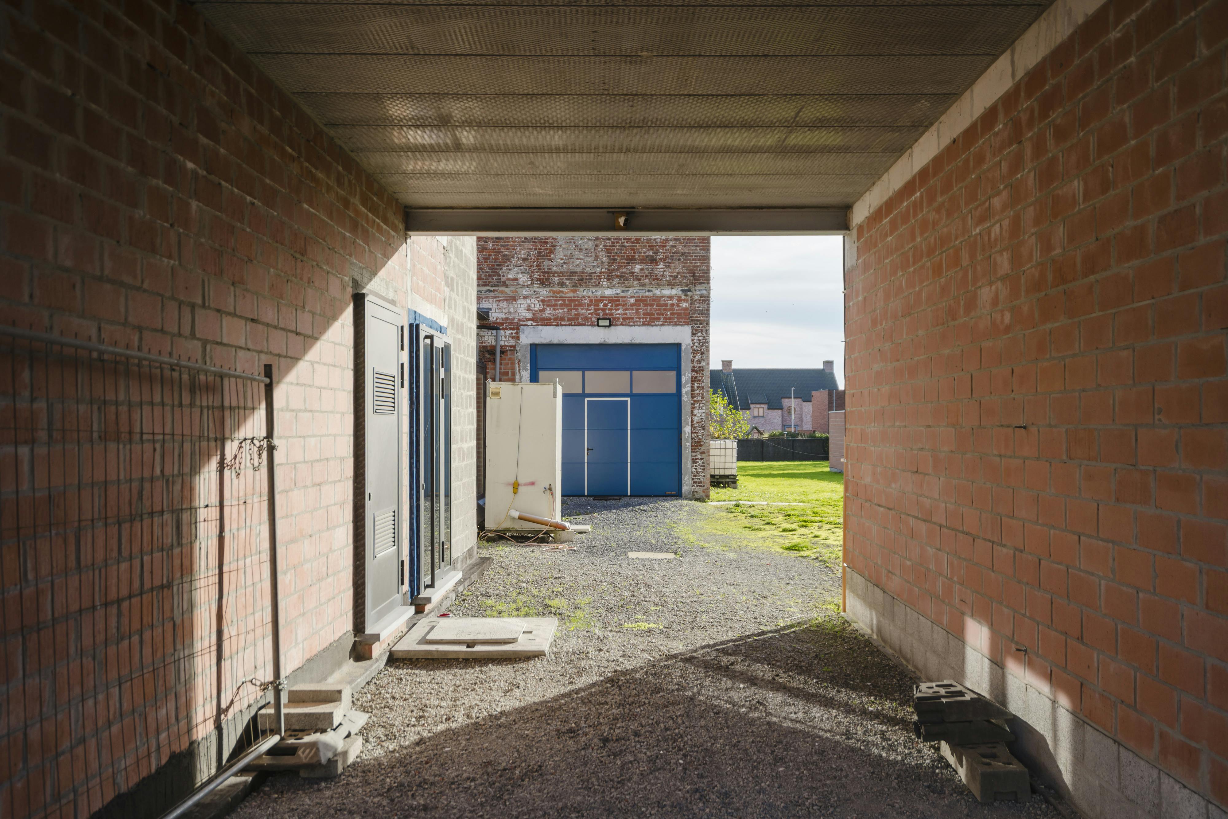 Opbrengsteigendom met handelspand en 2 appartementen te koop in Wevelgem foto 12