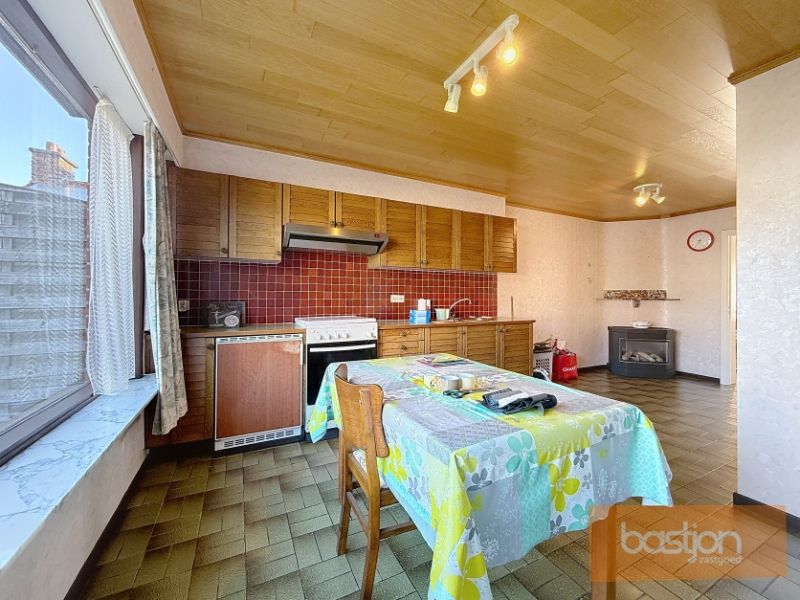 🏡 Te renoveren woning te koop in rustige buurt van Marke! foto 6