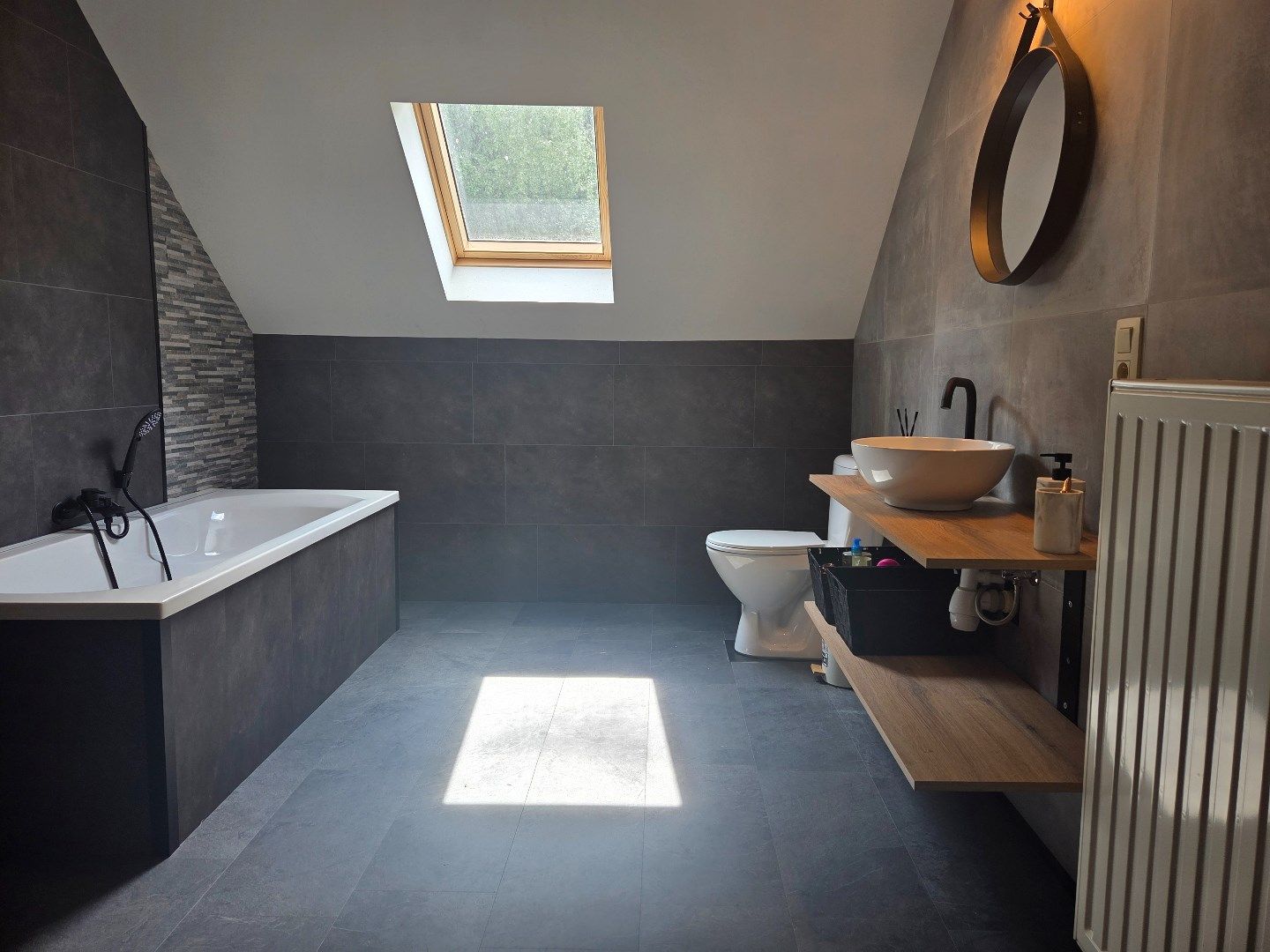 Gerenoveerde karaktervolle woning met 4 / 6 slpks op 1.990 m² in bosrijk gebied ! foto 29