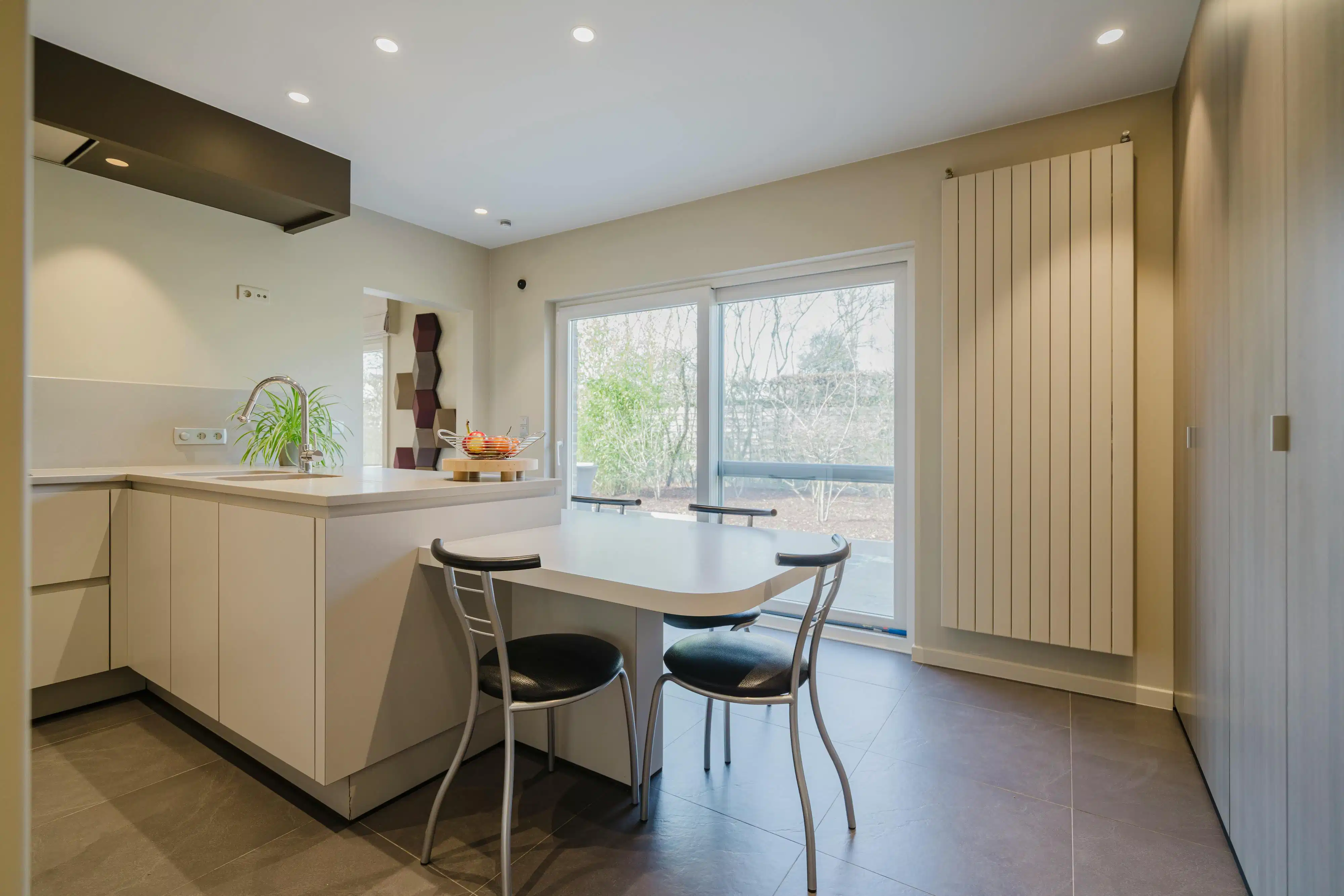 Instapklare, rustig gelegen villa met 4 slaapkamers in Wevelgem! foto 9