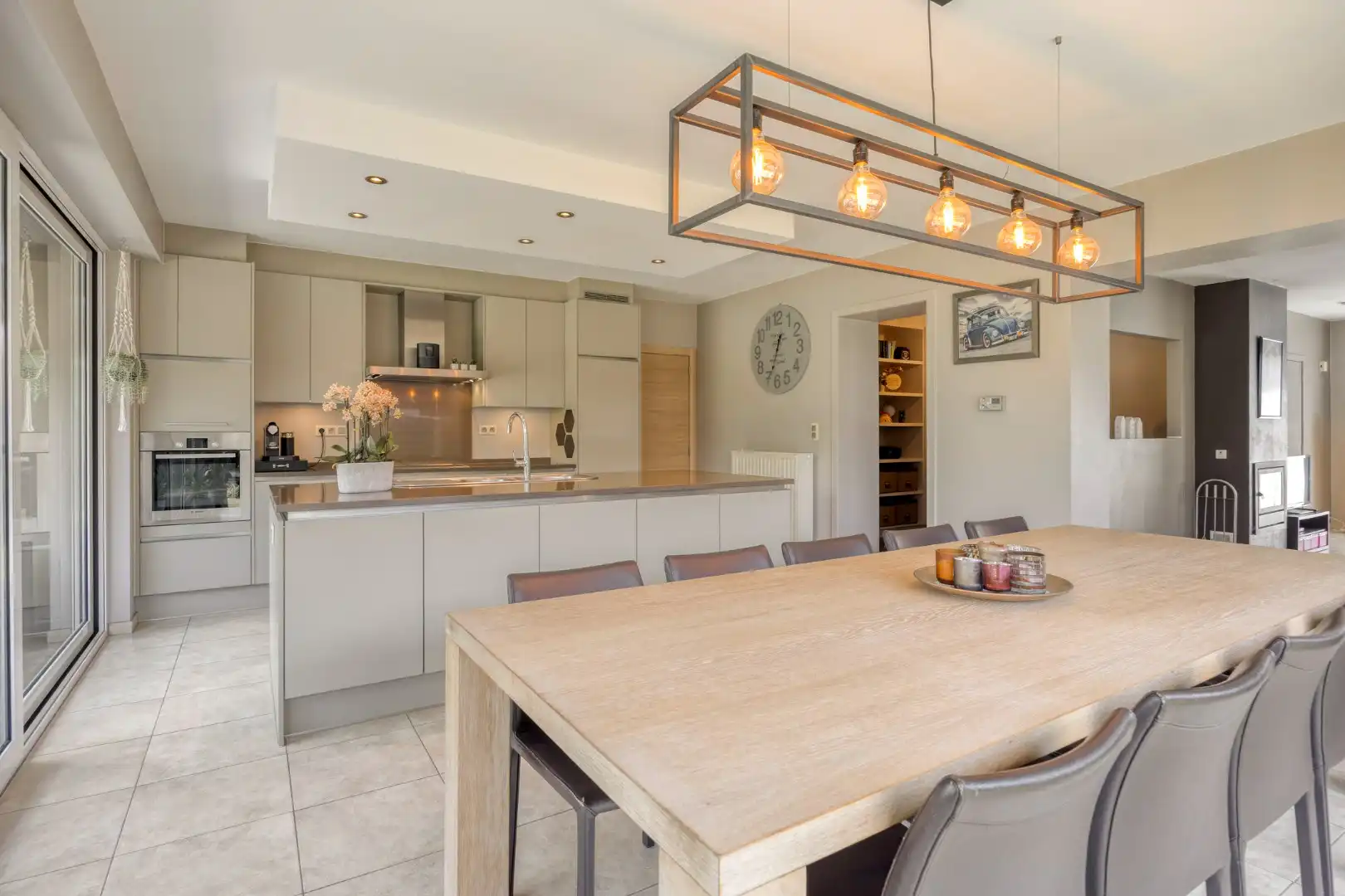 Ruime instapklare woning met 3 slpks op een perceel van 1.251 m² met prachtig uitzicht op achterliggend groen !  foto 7