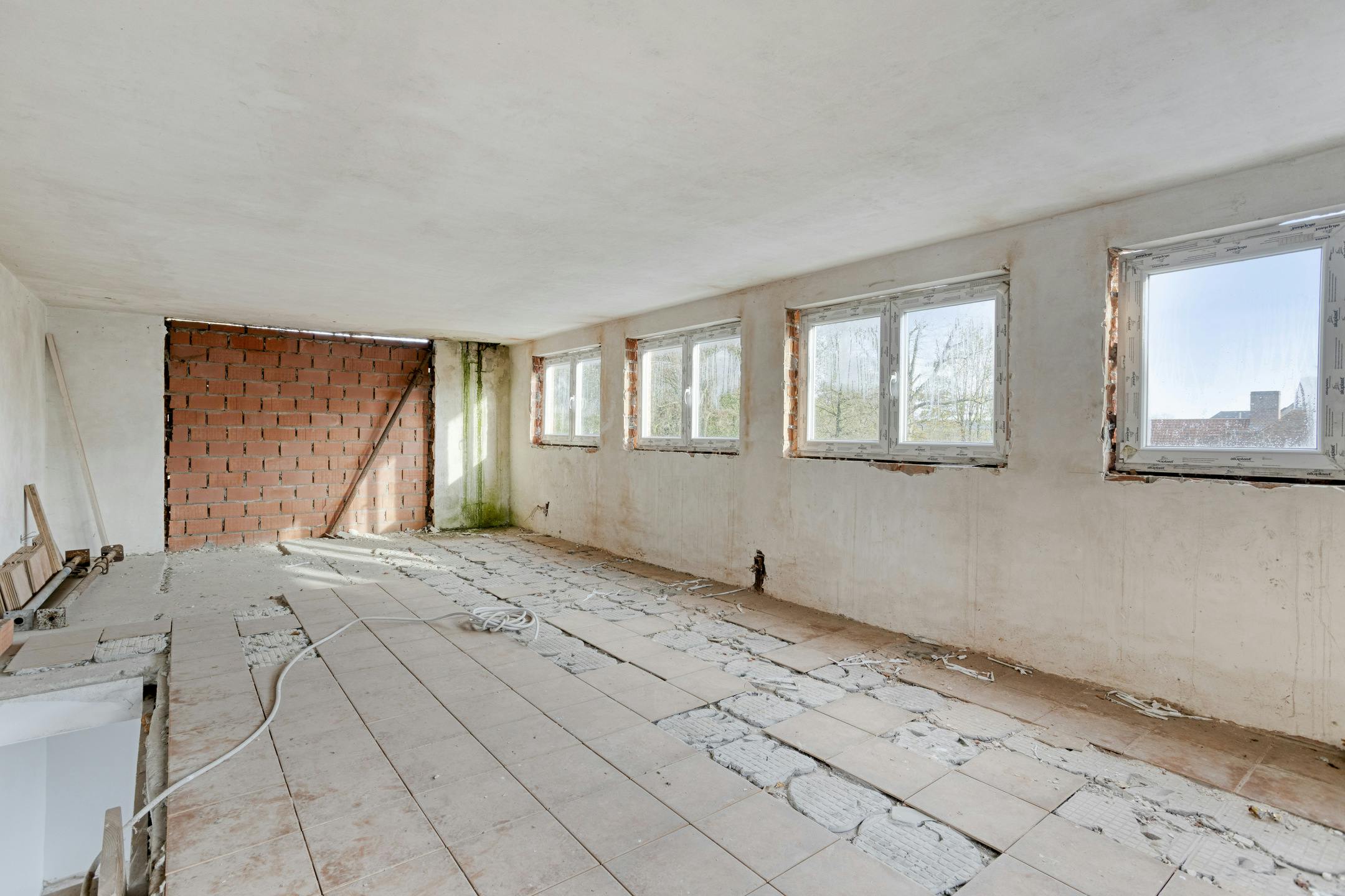 Handelspand met appartement en atelier te koop in Adegem foto 26