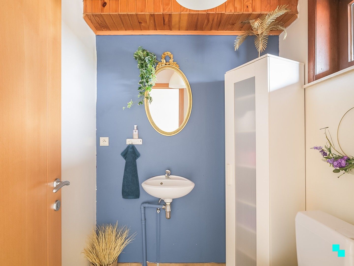 Charmante woning met vijf slaapkamers en inpandige garage te Merelbeke foto 13