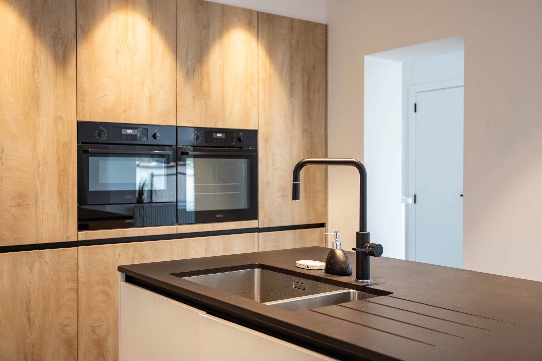 Kwalitatief gerenoveerde driegevelwoning met tuin foto 11