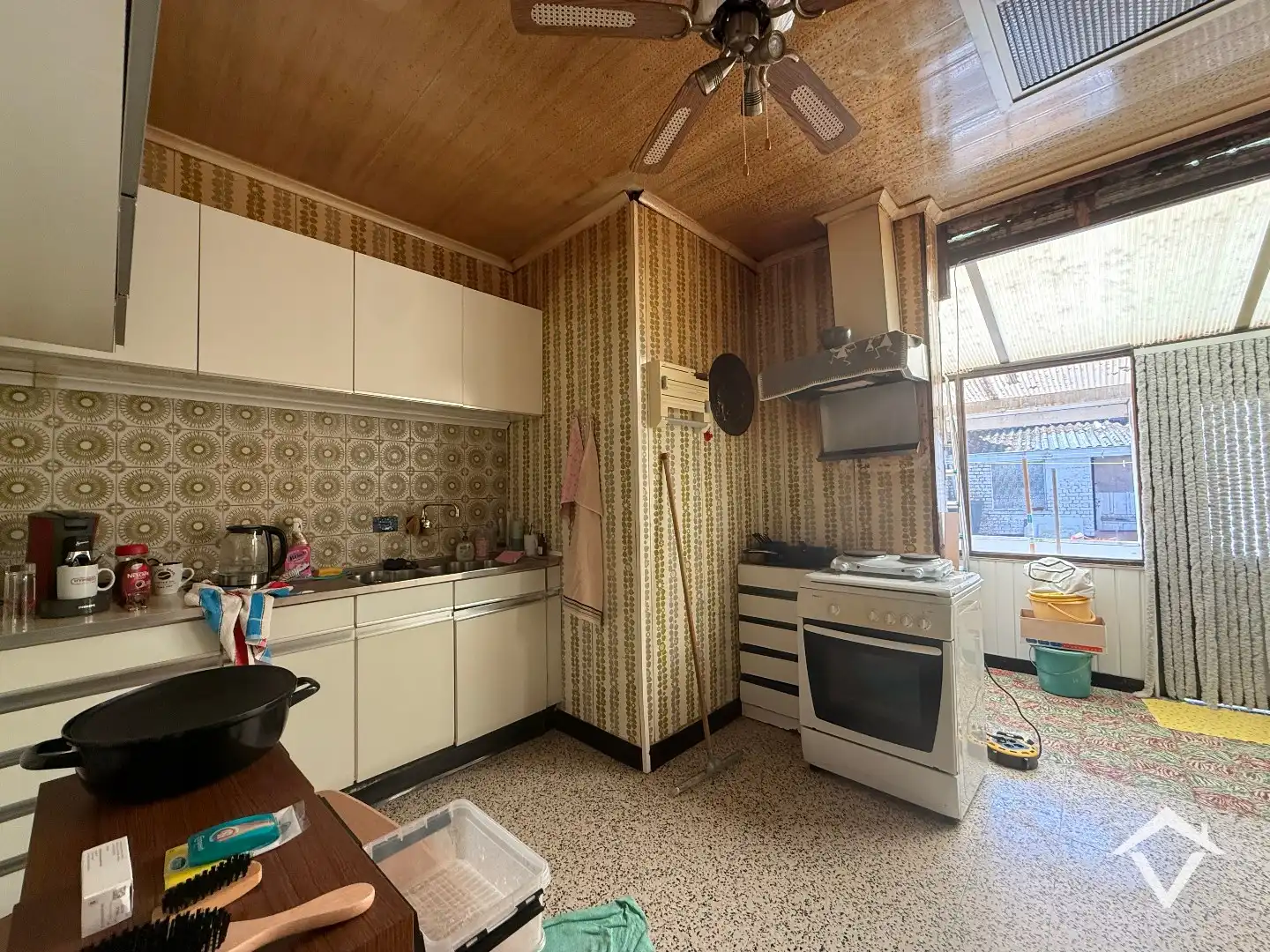 Te renoveren rijwoning met tuin, 3 slaapkamers te centrum Roeselare foto 7